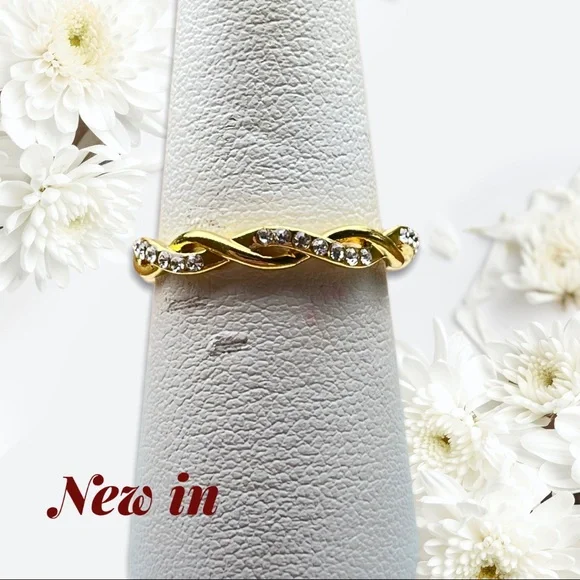 18k gold plated S925 silver twist “infinity” ring with encrusted CZ diamonds - Picture 1 of 5